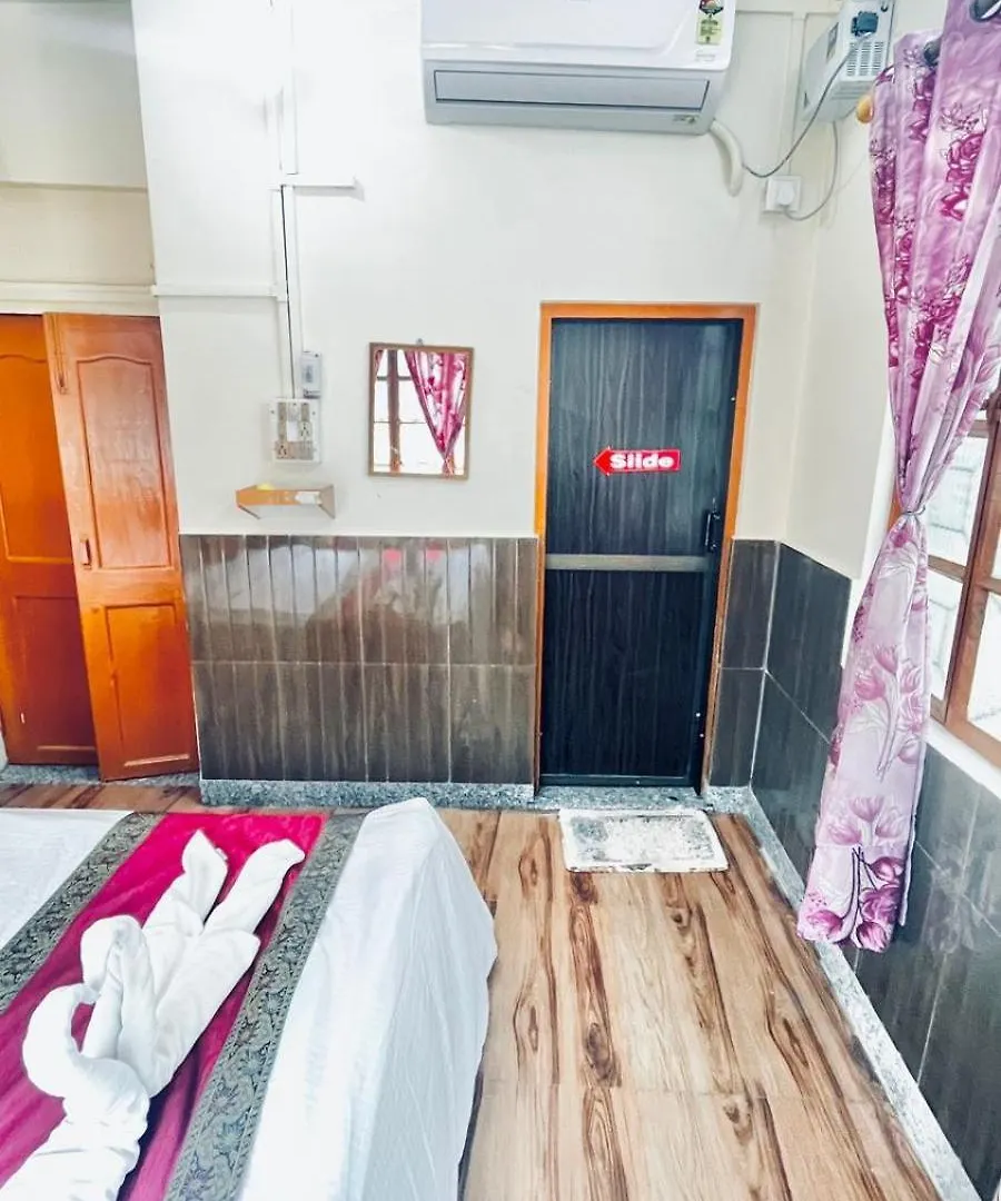 Family Guest House Benares India